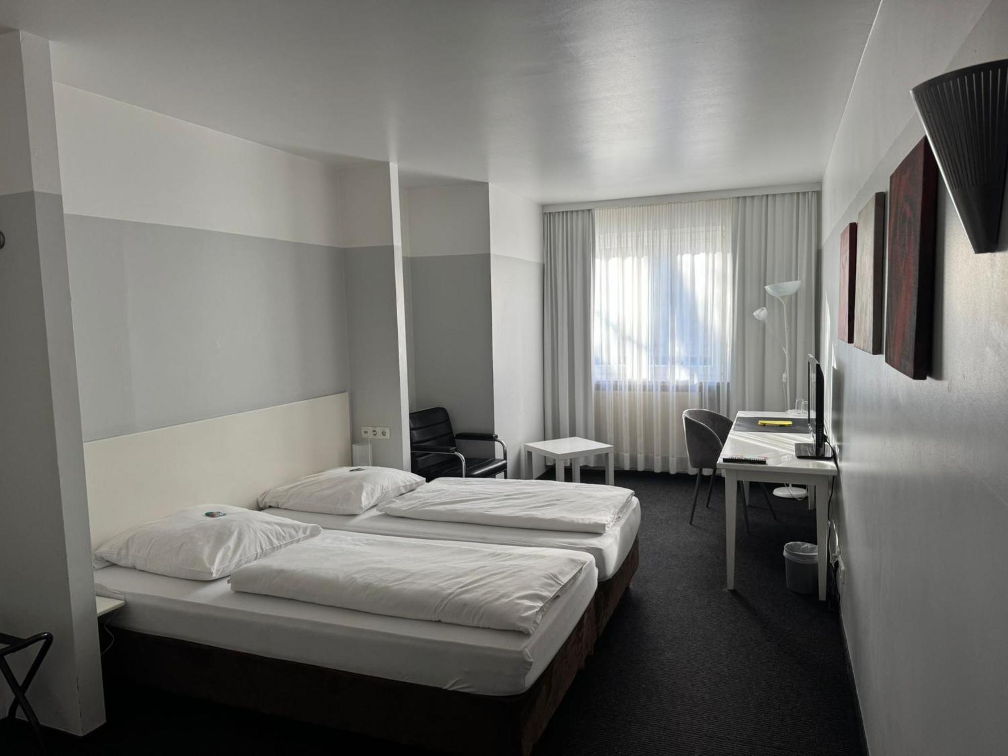 Hotel U Muelheim Free Parking Highspeed Wifi Muelheim an der Ruhr Exterior photo