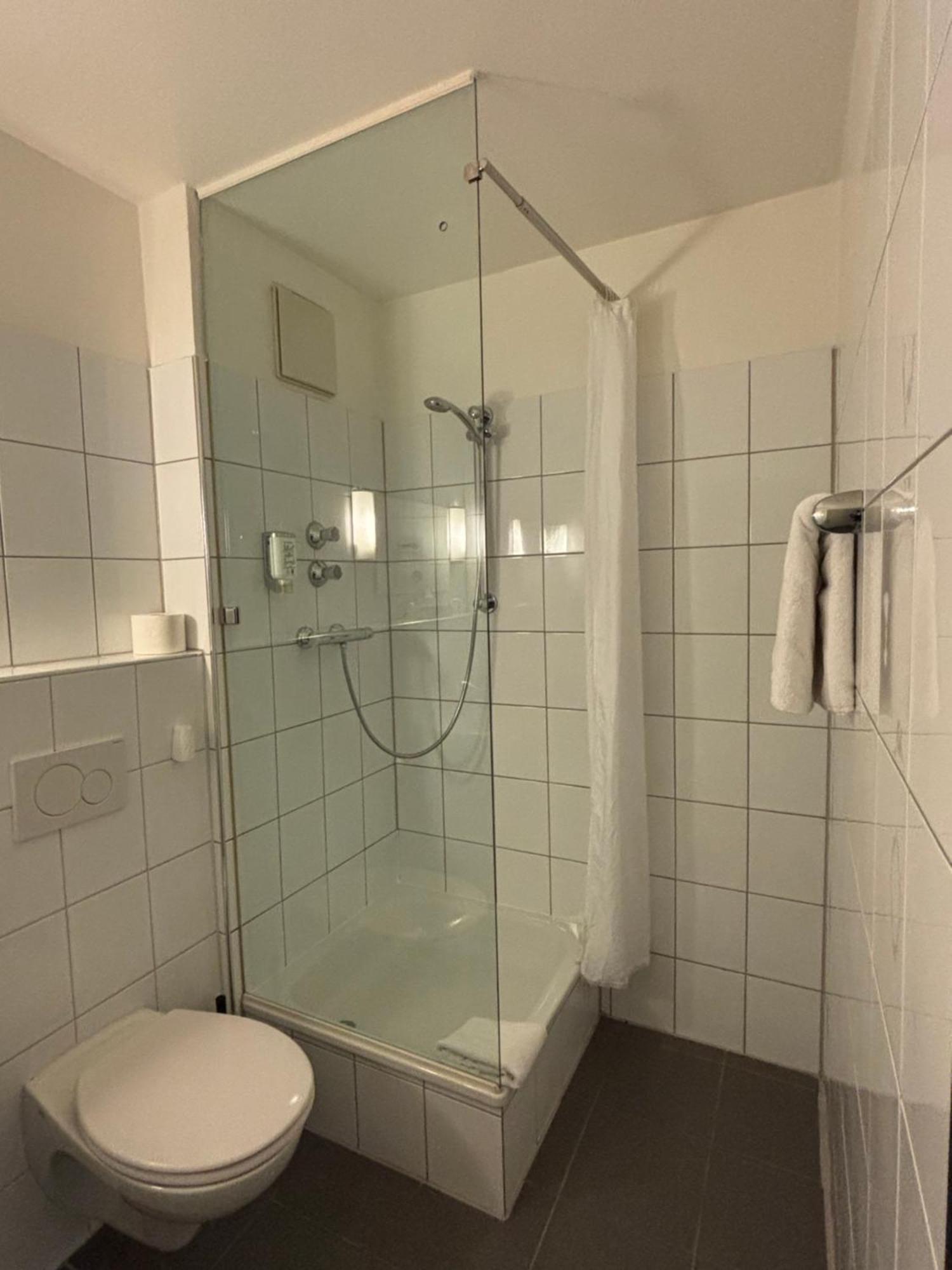 Hotel U Muelheim Free Parking Highspeed Wifi Muelheim an der Ruhr Exterior photo